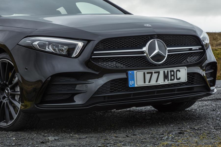 Детали экстерьера Mercedes-AMG A35 4Matic Sedan (V177) 2019 года  (UK) (фото 47 из 74)